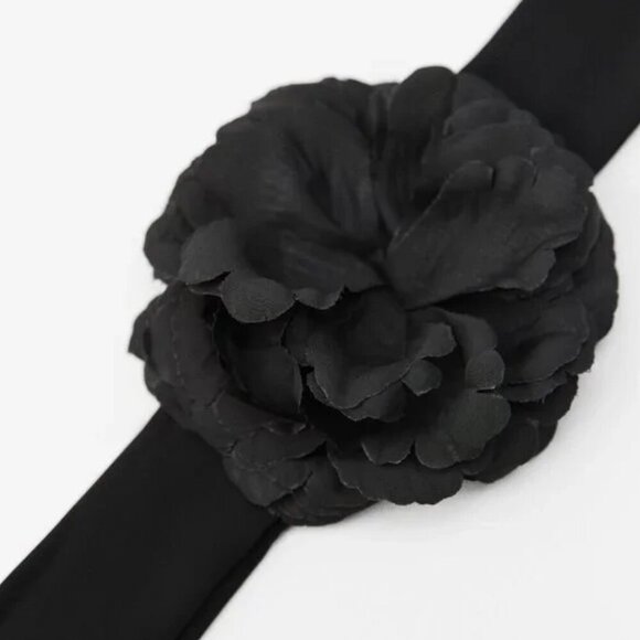 BLOGGER'S FAVE! Zara Flower Scarf NWT - Picture 11 of 11